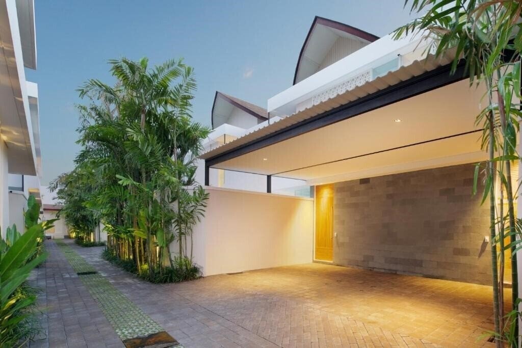 Изображение Eight Palms Villa Seminyak by Ini Vie Hospitality 5*