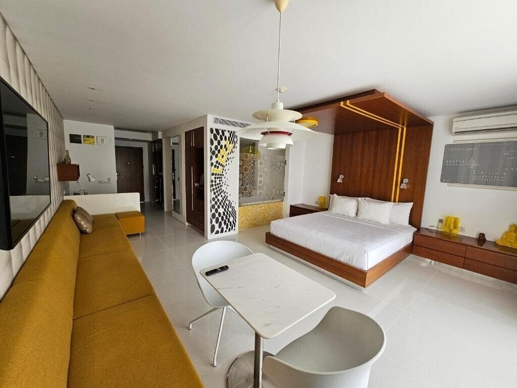 Отель Chill Hotel Seminyak 5*