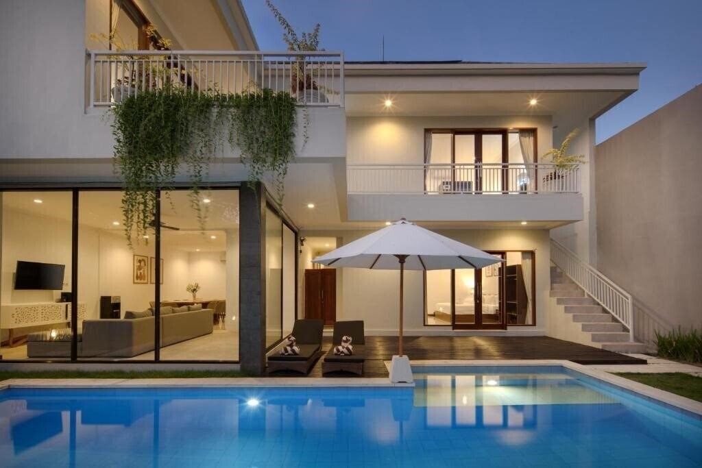 Готель Daha Mansions Seminyak 4*