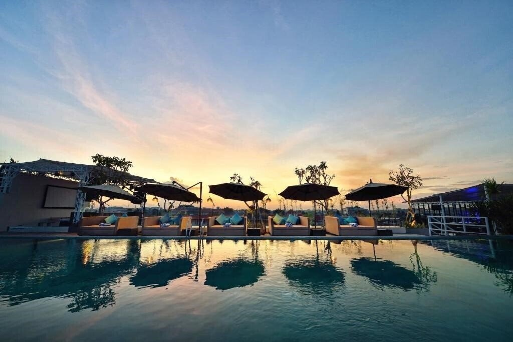 Фото De Vins Sky Hotel Seminyak 4*