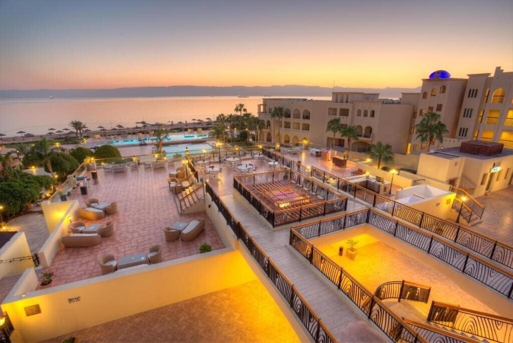 Готель Radisson Sas Resort Aqaba 4*