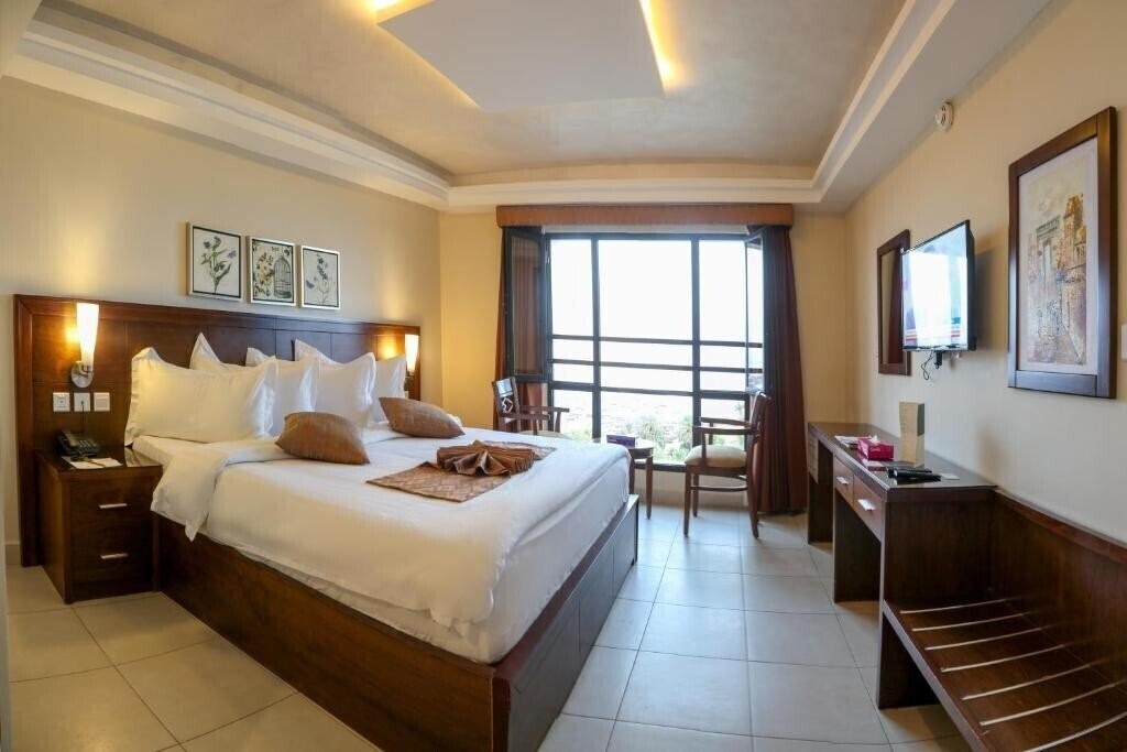 Отель City Tower Hotel 4*