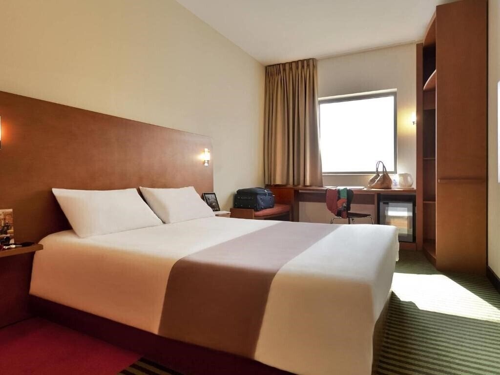 Готель Ibis 4*