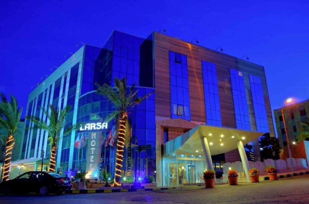 Hotel Larsa 3*
