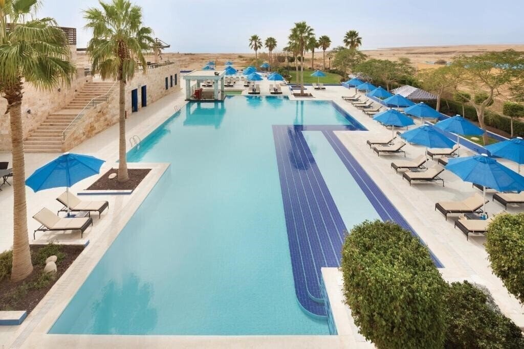 Готель Ramada Resort by Wyndham Dead Sea 4*