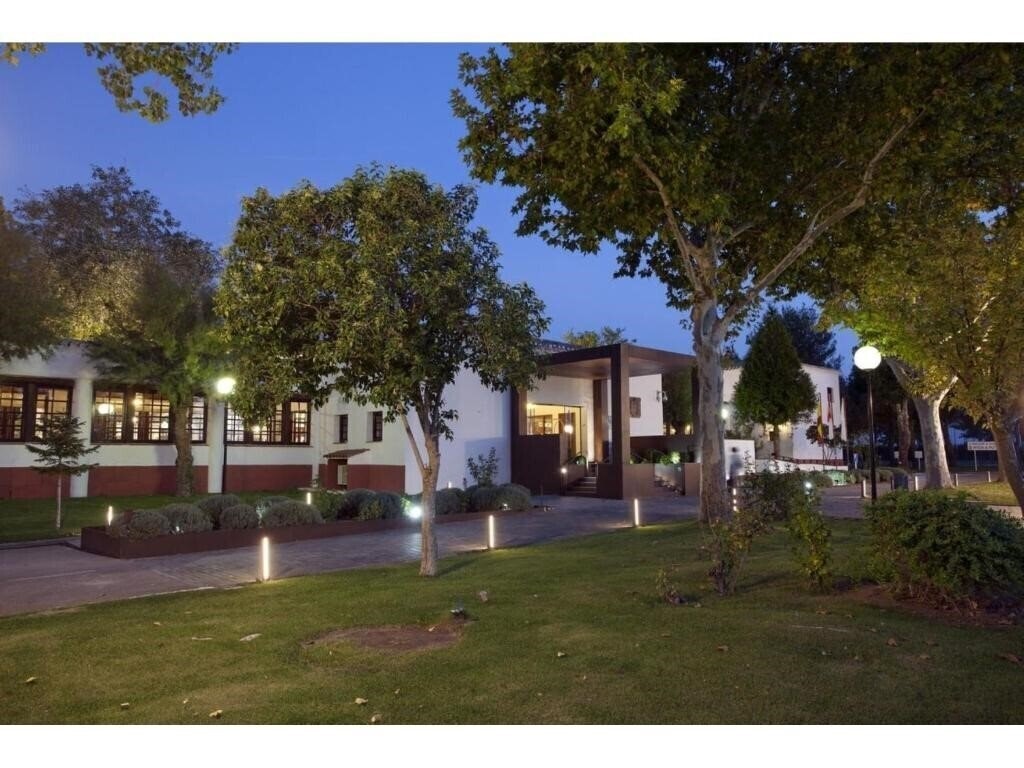 Отель Parador De Albacete 4*