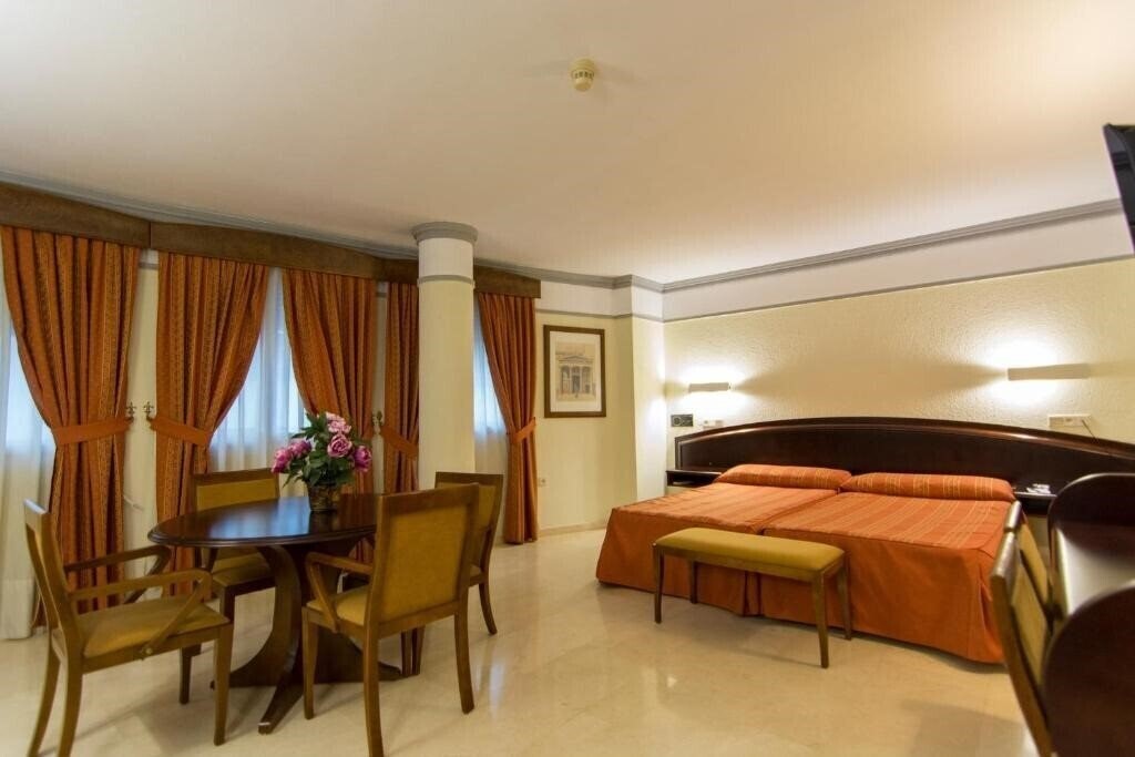 Готель Hotel San Antonio 4*