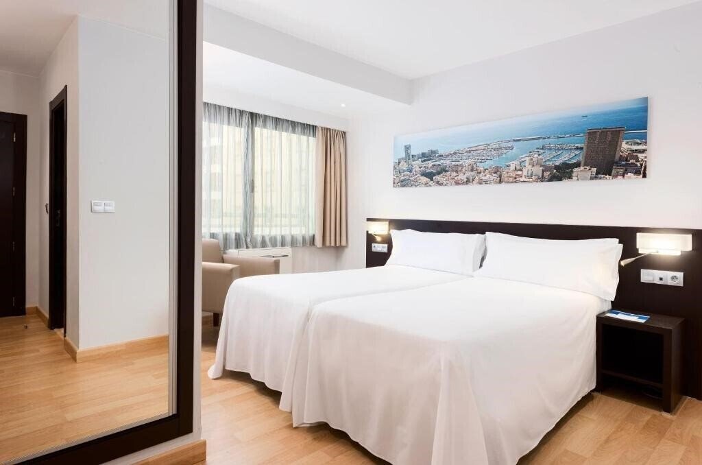 Фотографія Alicante Gran Sol by Melia 4*