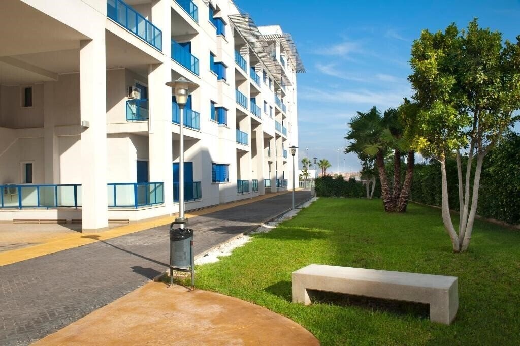 Готель Alicante Hills 4*