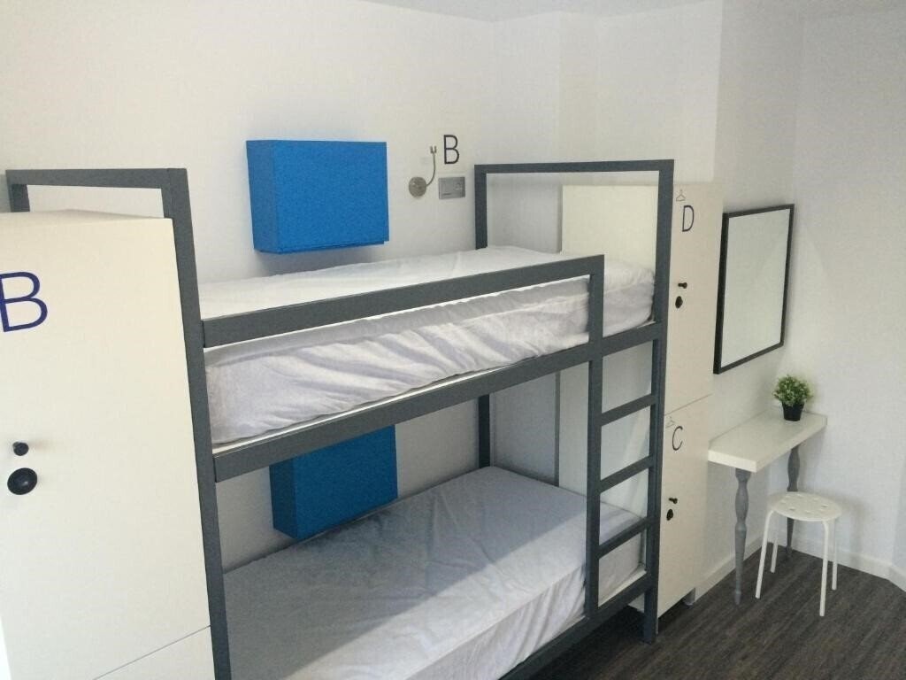 Hotel Chameleon Hostel Alicante 2*