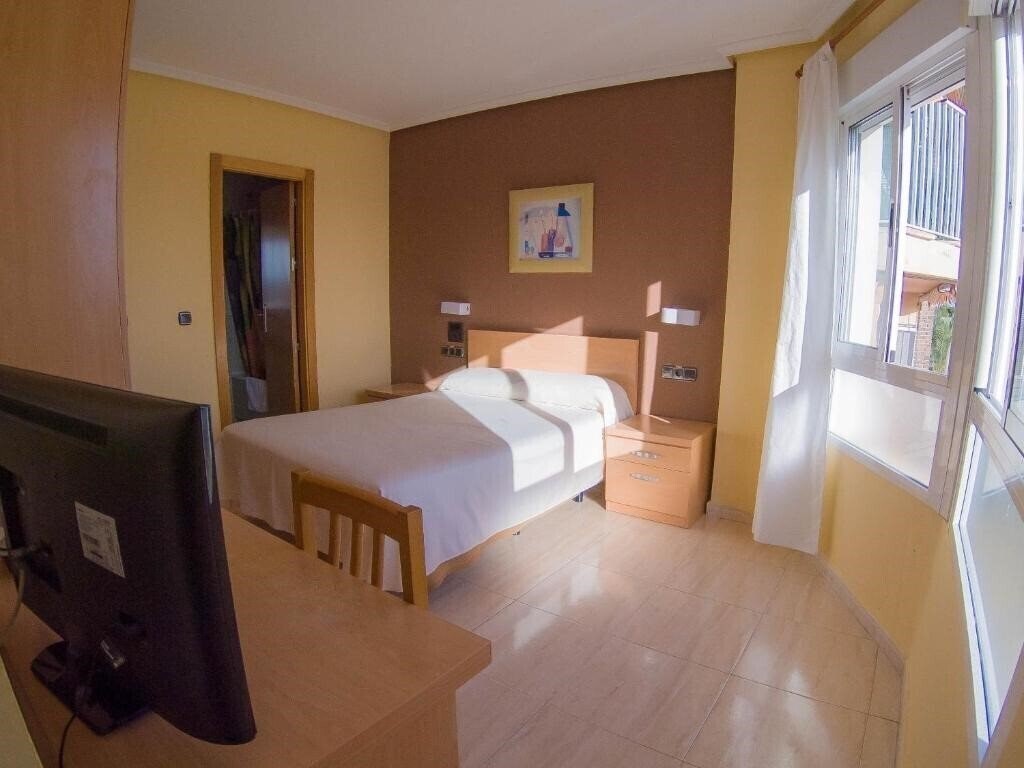 Готель Hostal Meseguer 3*