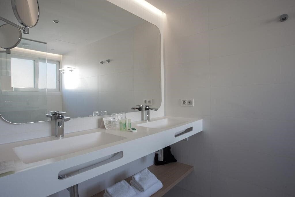 Zdjęcie Som Fona 4*