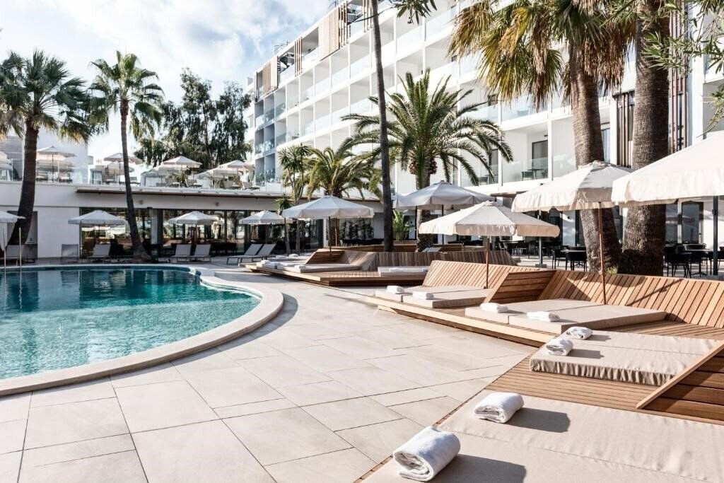 Zdjęcie Bordoy Alcudia Port Suites 4*