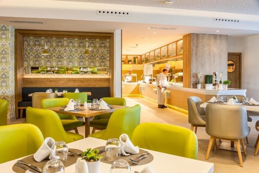 Готель Viva Sunrise 4*