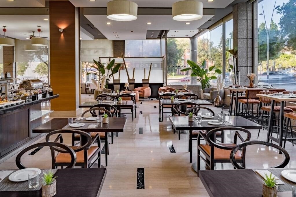 Zdjęcie Elba Almeria Business & Convention Hotel 4*