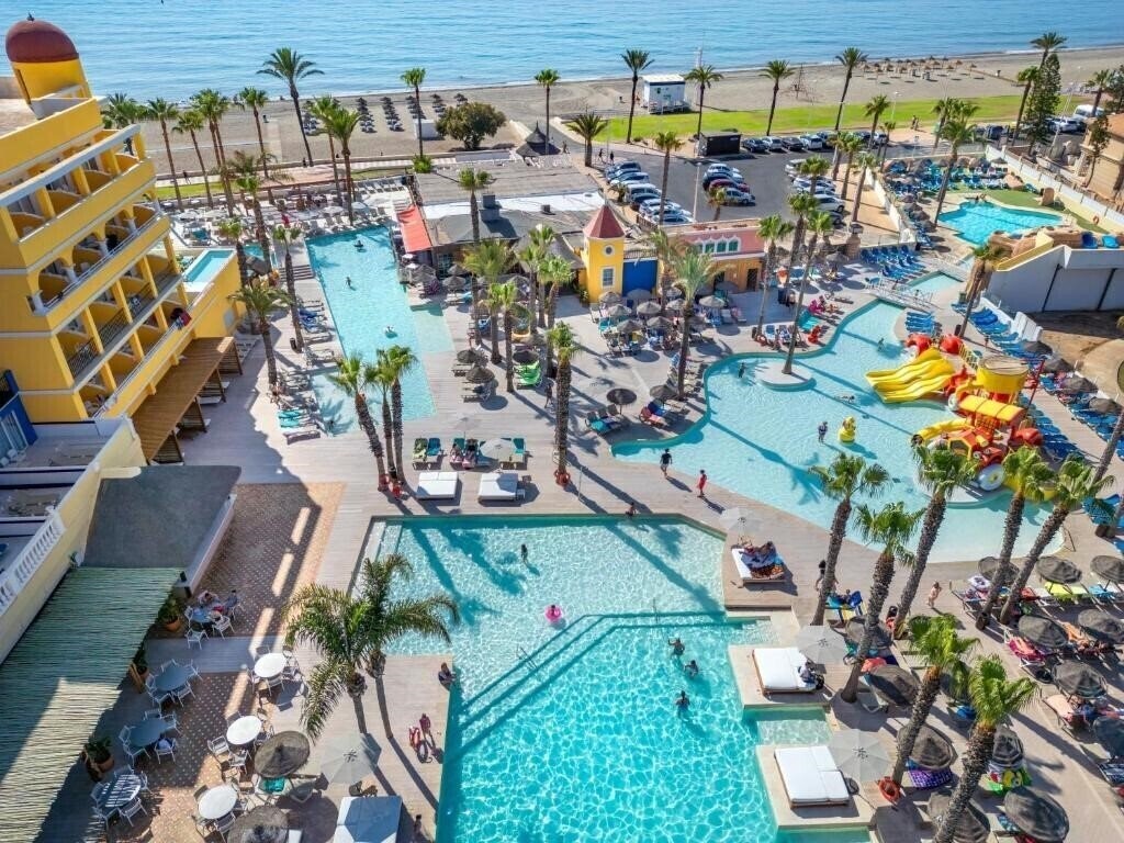 Отель Mediterraneo Bay Hotel & Resort 4*