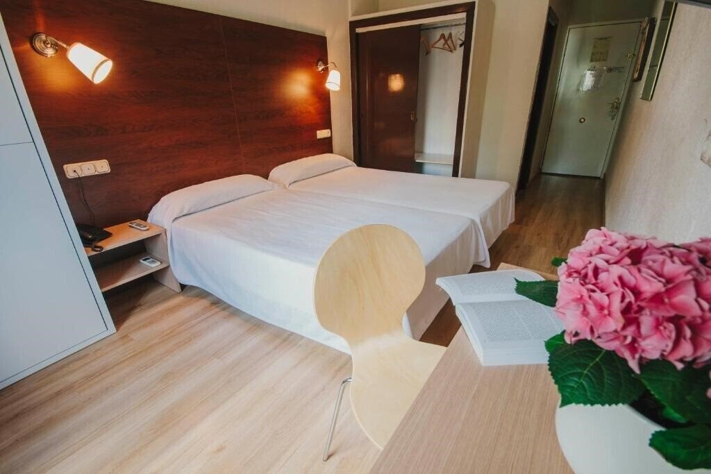 Отель Hotel Embajador (ex. Vita Embajador) 2*