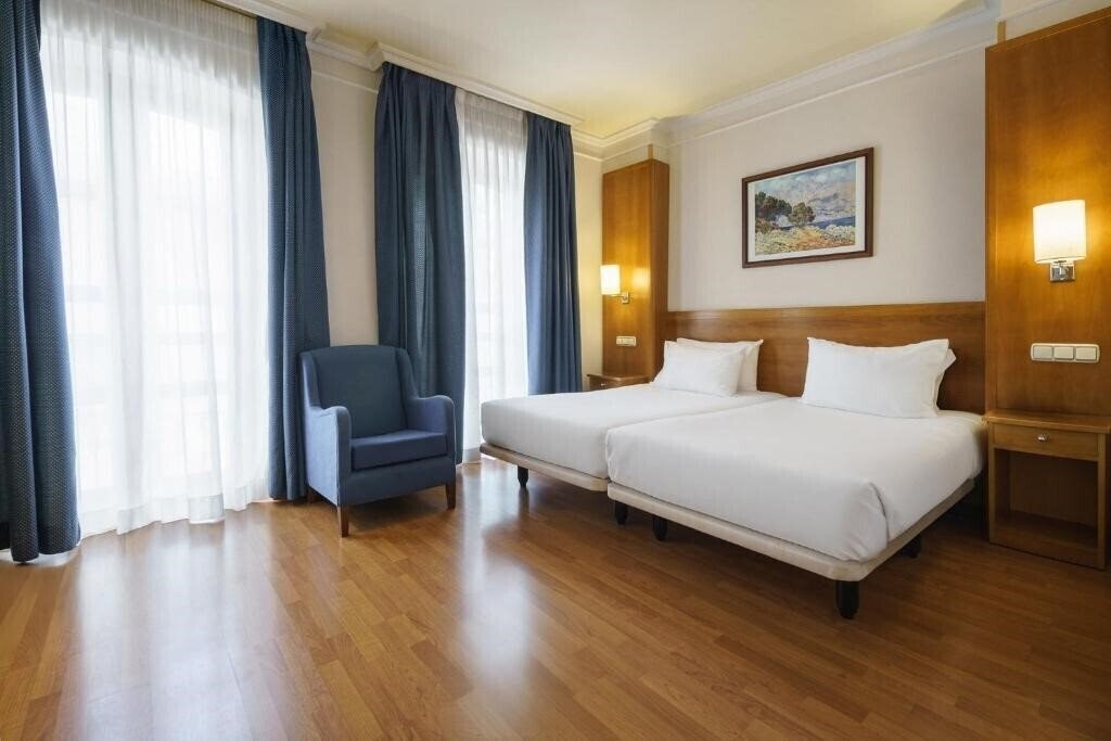 Готель Crisol Almeria (ex. Torreluz Senior Hotel Almeria) 3*