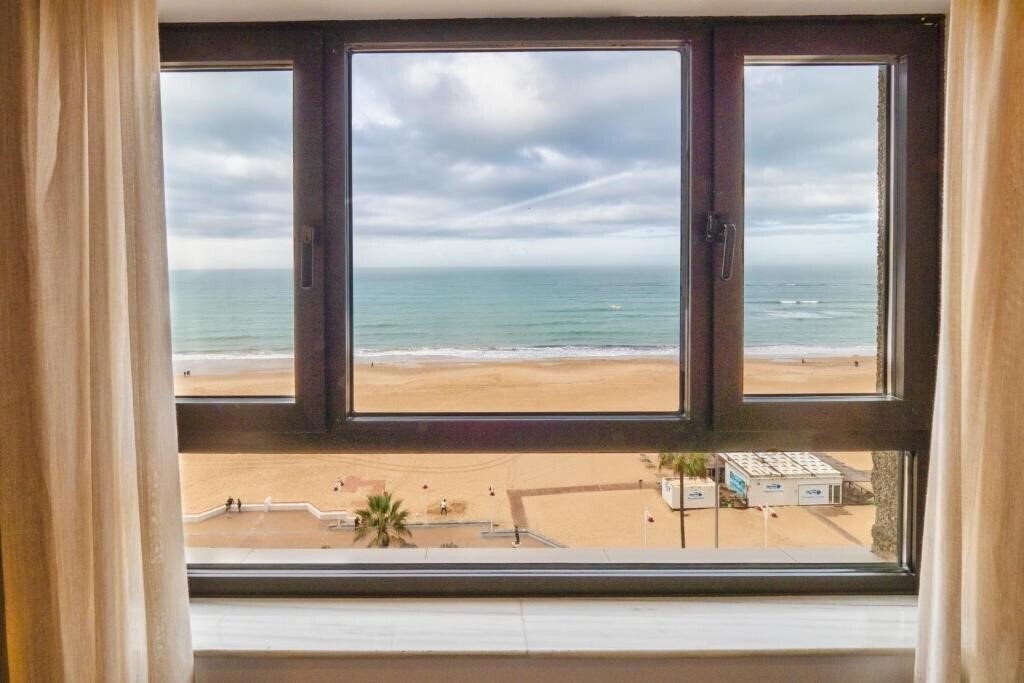 Zdjęcie Hotel Cadiz Paseo Del Mar Affiliated By Melia 4*