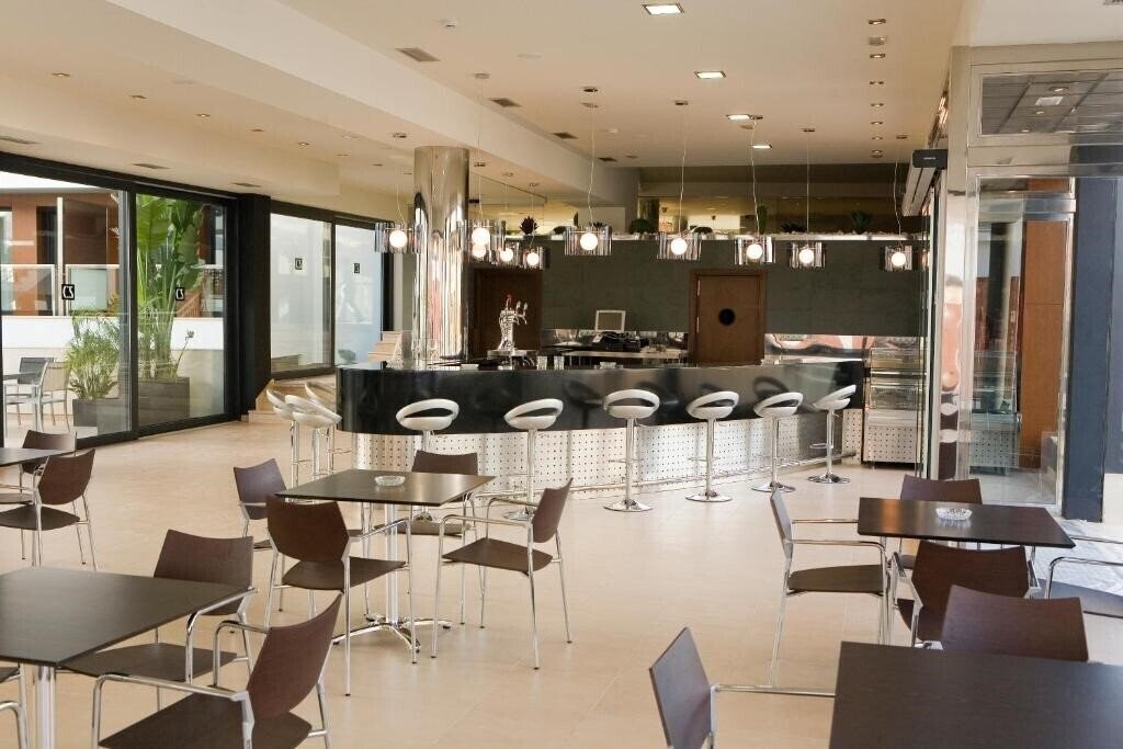 Картинка Conilsol Hotel Y Apartamentos (ex. Apartamentos Conilsol, Hotel Conilsol) 3*