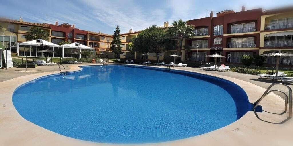 Hotel Apartamentos Leo Islamar 2*