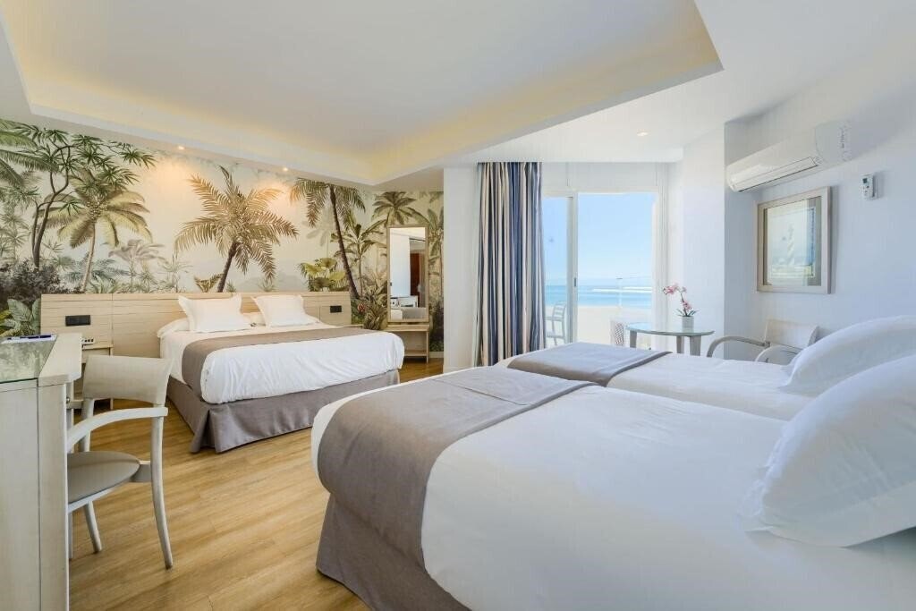 Hotel Puerto Bahia 3*