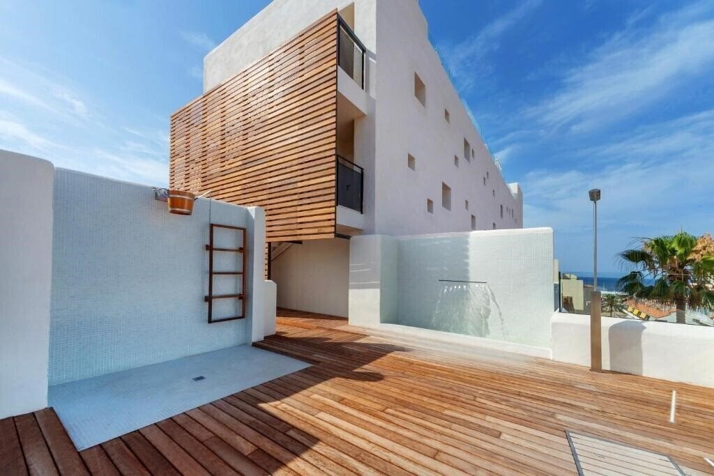 Отель HM Alma Beach 4*