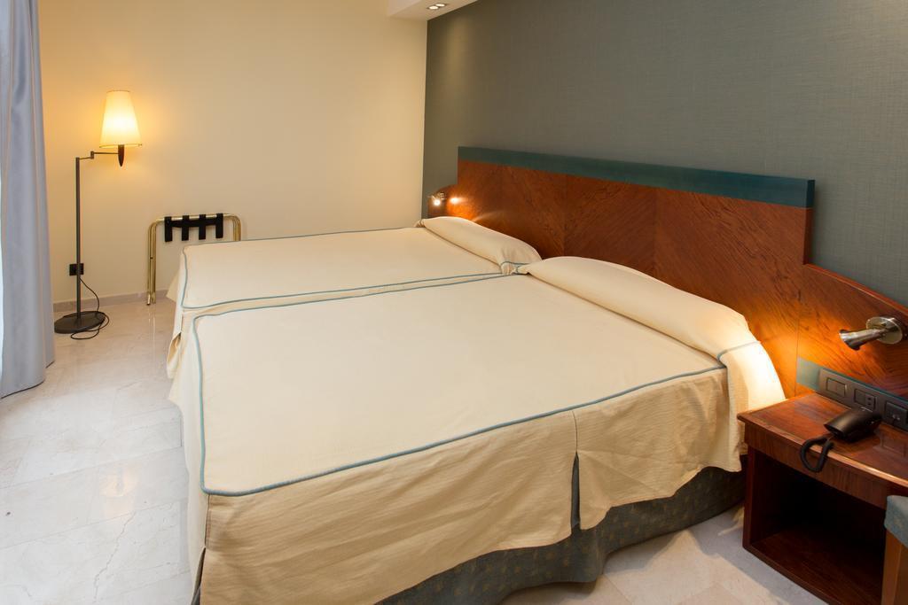 Zdjęcie Gran Hotel Barcino 4*