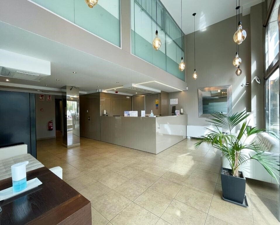 Zdjęcie Teatre Auditori 3*