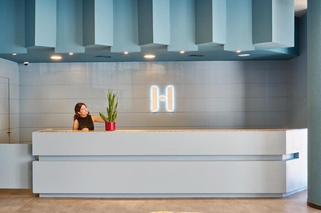 Фото Hesperia Sant Joan Suites 3*