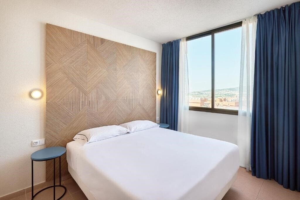 Фотография Hesperia Sant Joan Suites 3*