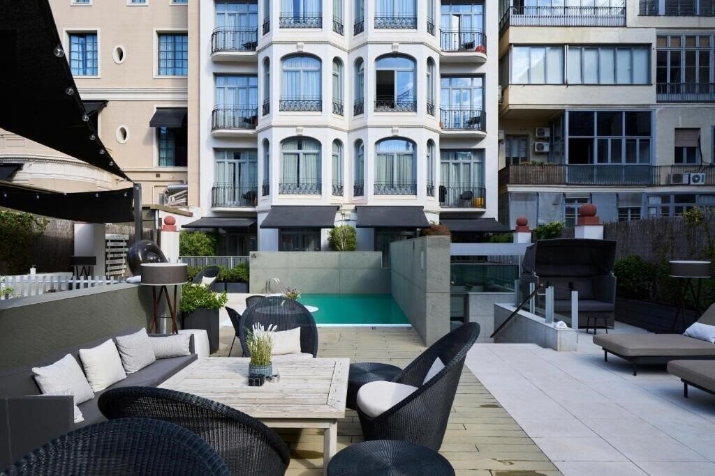 Hotel Catalonia Passeo De Gracia 4*
