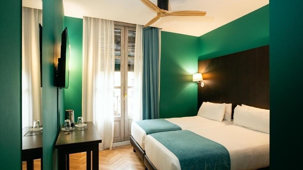 Hotel Atiram Internacional Ramblas Cool 3*