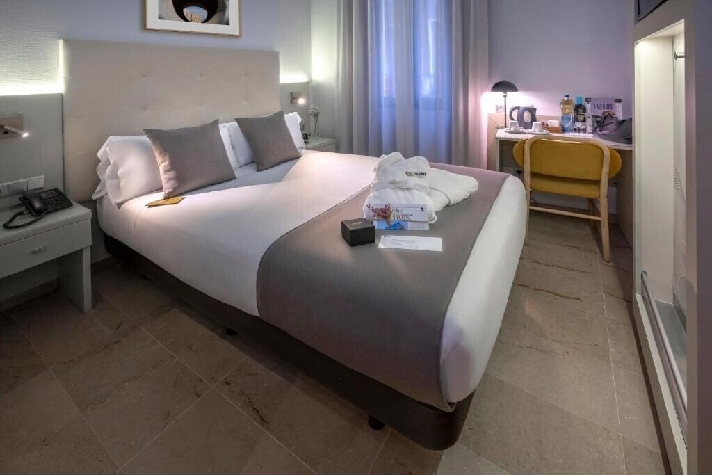 Готель Serhs Del Port 3*