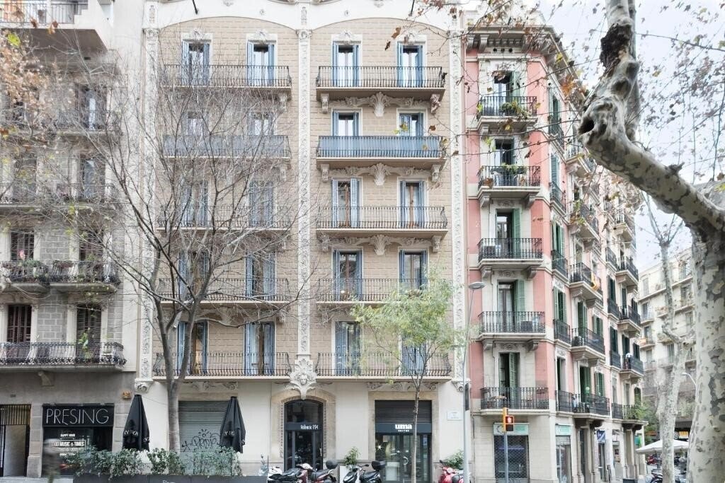 Готель Splendom Suites 4*