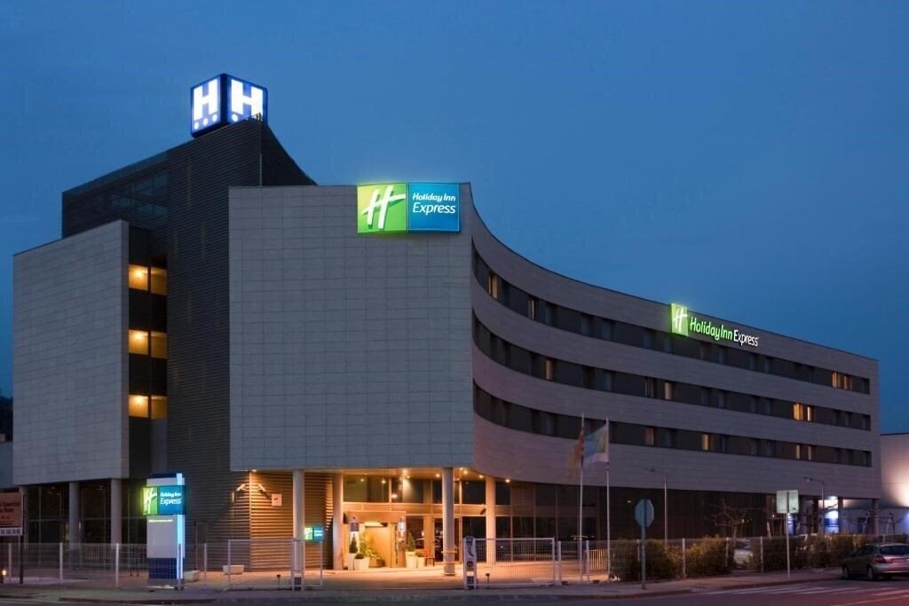 Фото Holiday Inn Express Molins De Rei 3*