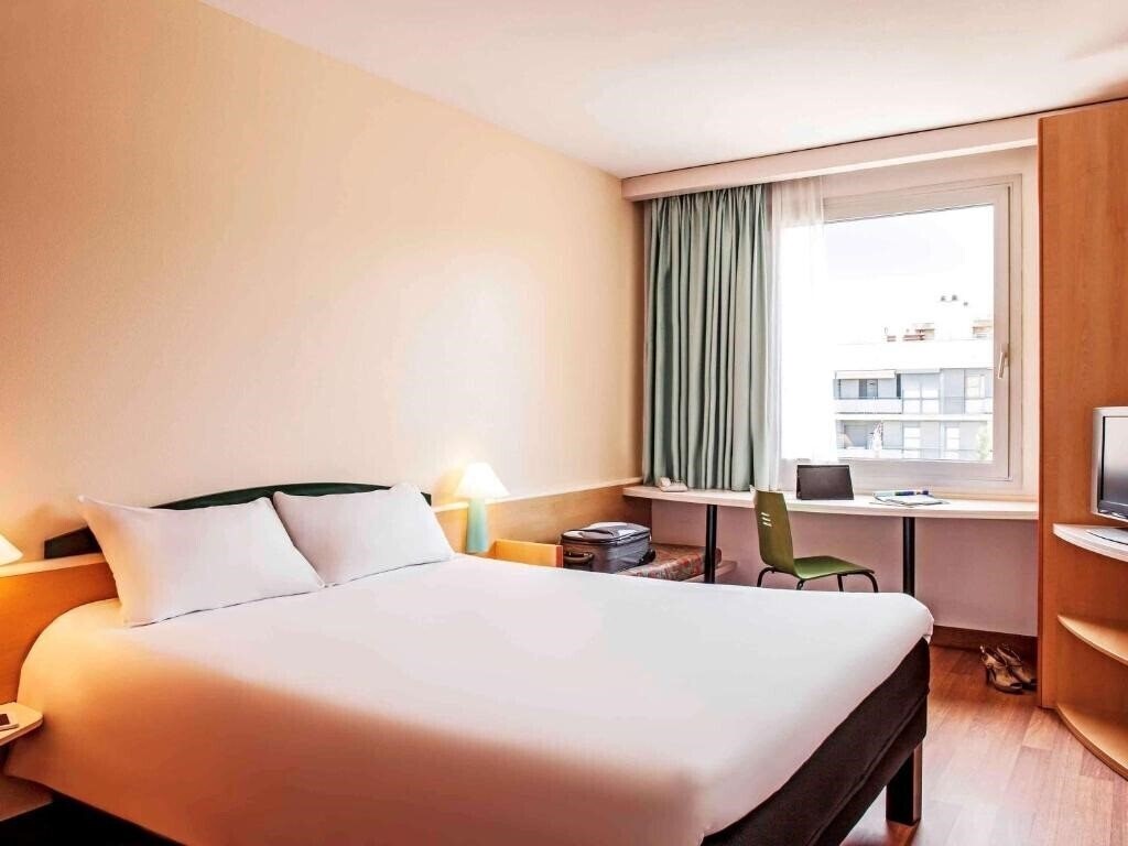 Hotel Ibis Barcelona Molins De Rei 2*