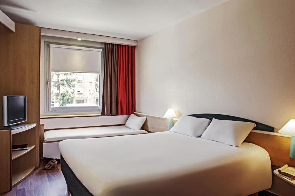 Zdjęcia Ibis Barcelona Molins De Rei 2*