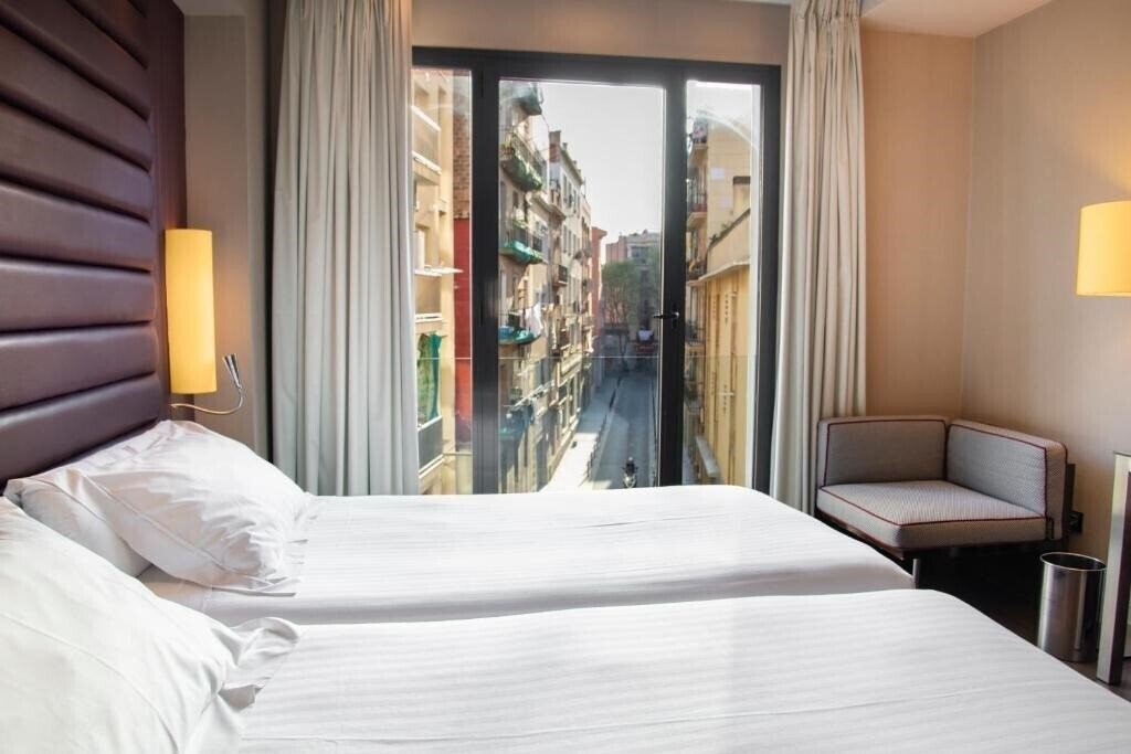 Hotel Pestana Arena Barcelona Boutique Hotel 4*