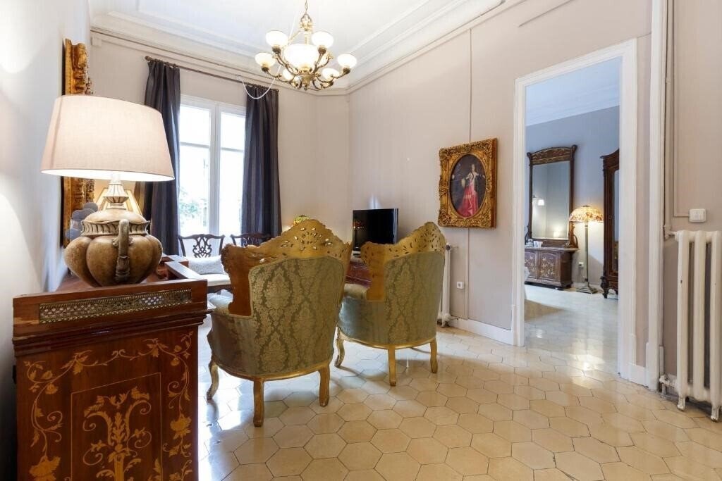 Zdjęcie Ainb B&B Born Via Laietana 2*