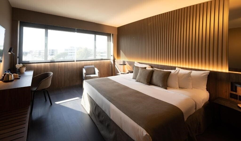 Hotel Bah Barcelona Airport 4*