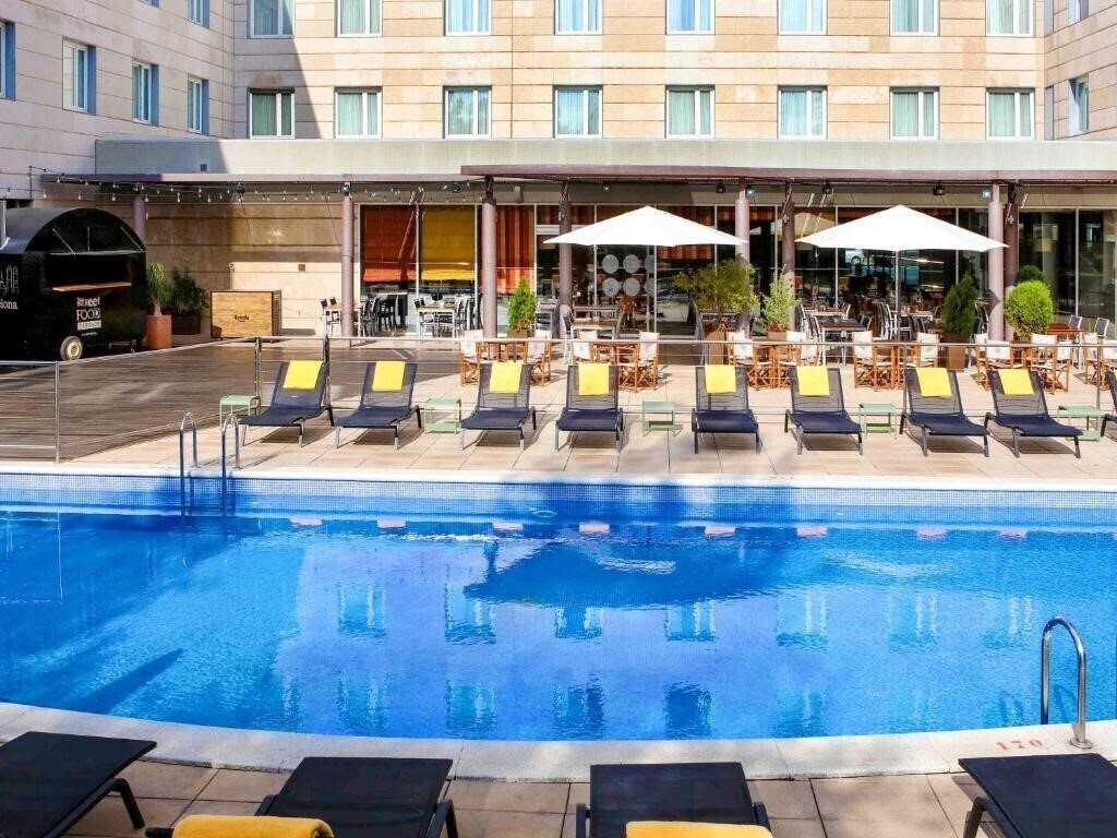 Hotel Novotel Barcelona Cornella 4*