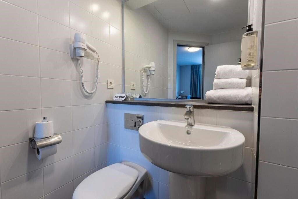 Zdjęcie Travelodge Barcelona Poblenou 1*