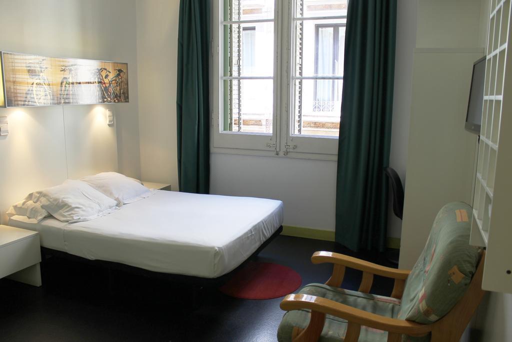 Фотографія Raval Rooms 2*