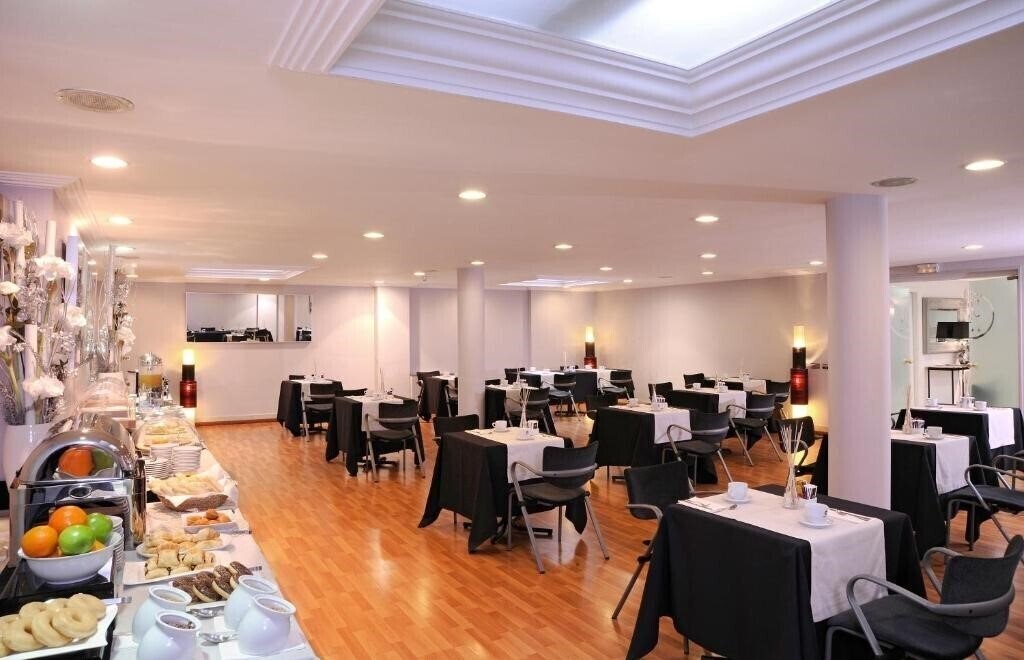 Фотографія Abbot Hotel 4*