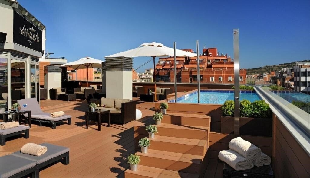 Готель Sercotel Amister Art 4*