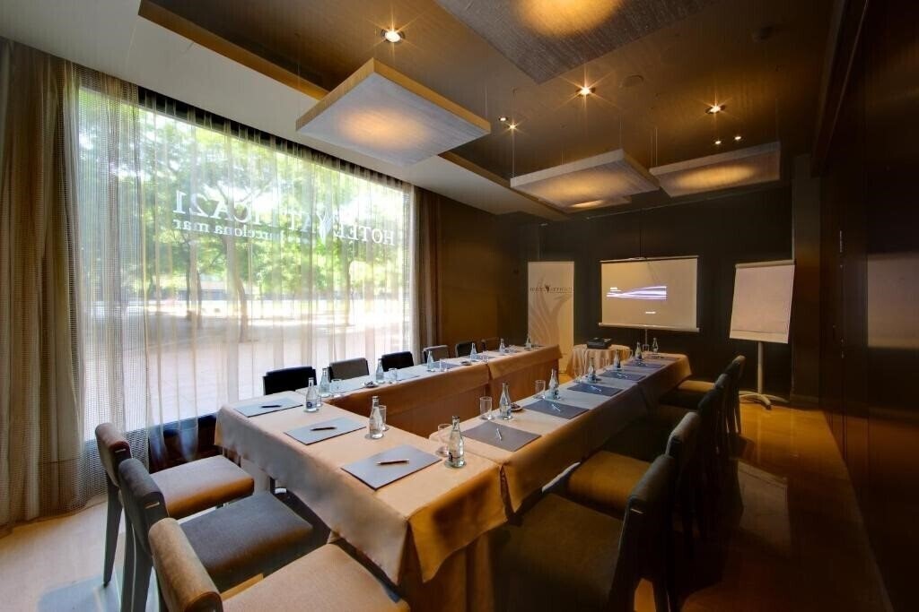 Zdjęcie Attica 21 Barcelona Mar 4*