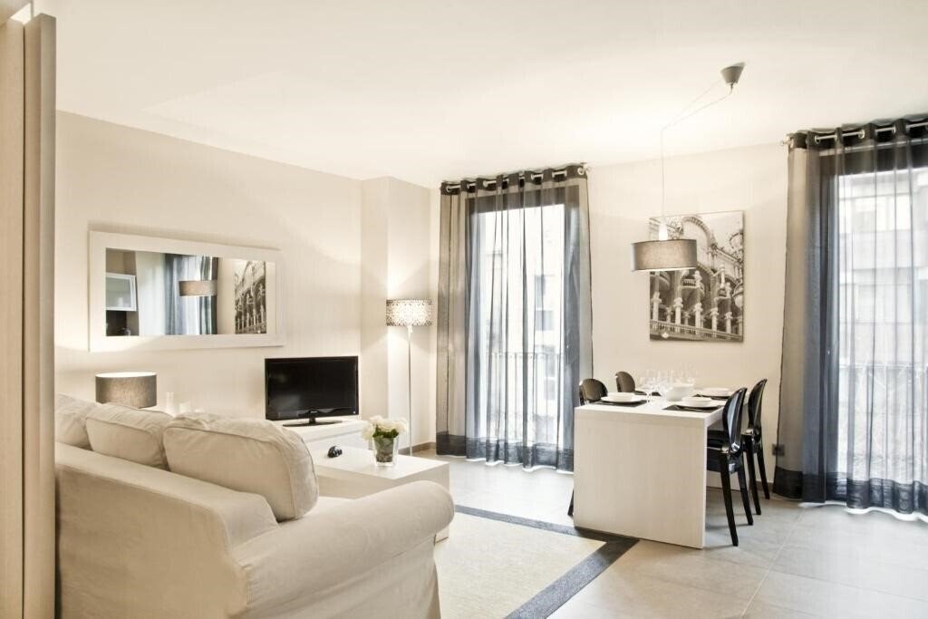 Zdjęcie Up Suites Bcn 4*