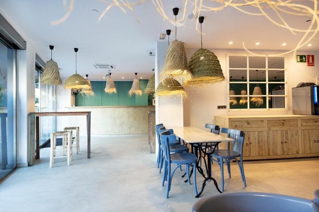 Zdjęcie Hostal Bcn Port 2*