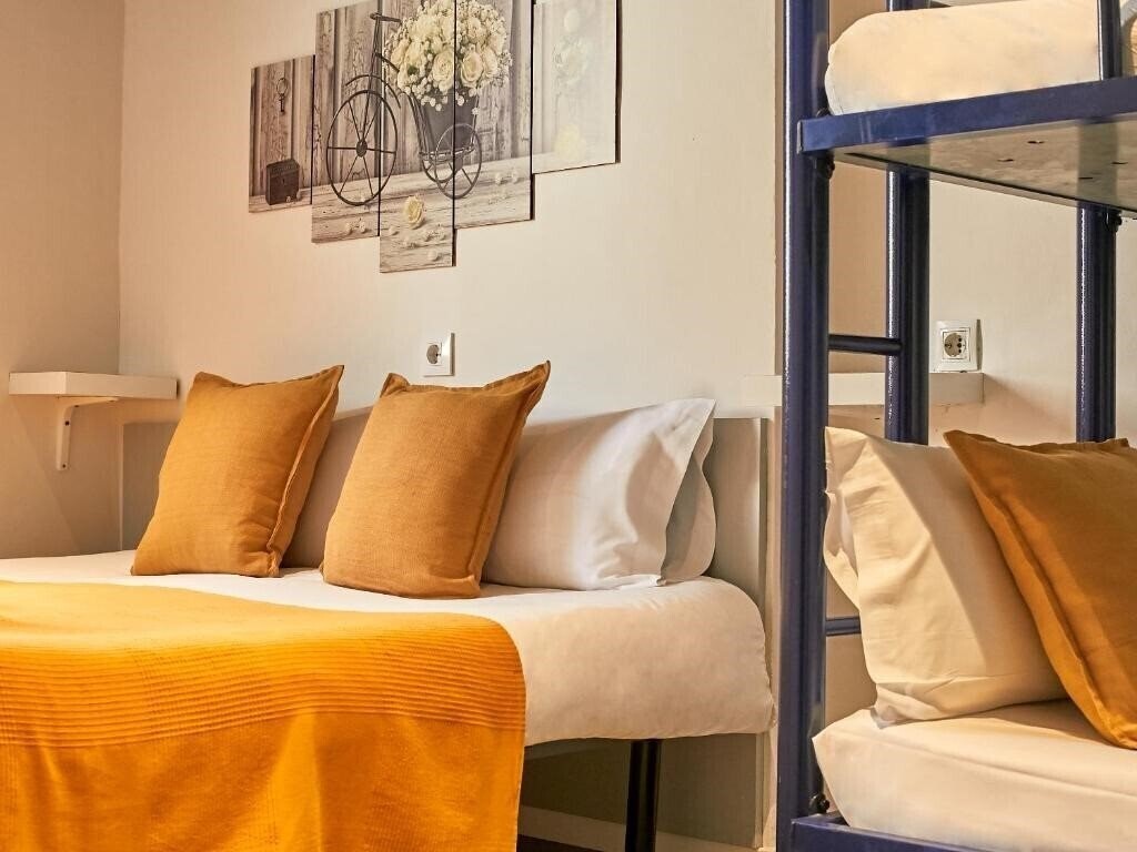 Hotel Sun & Moon Hostel 1*